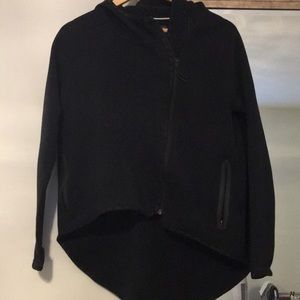 Nike women’s tech fleece cap size medium